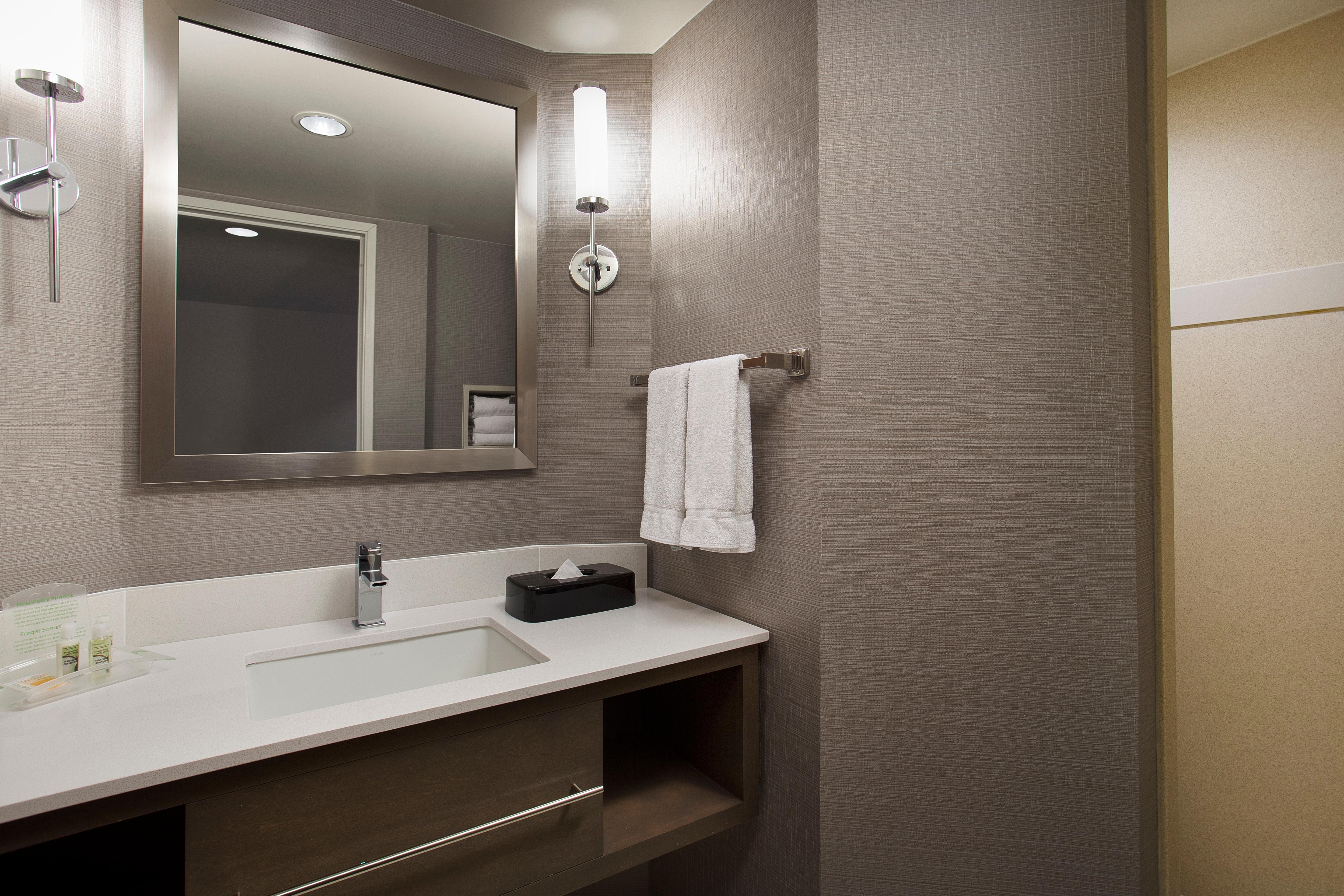 Holiday Inn Grand Rapids-Airport By Ihg Exterior foto