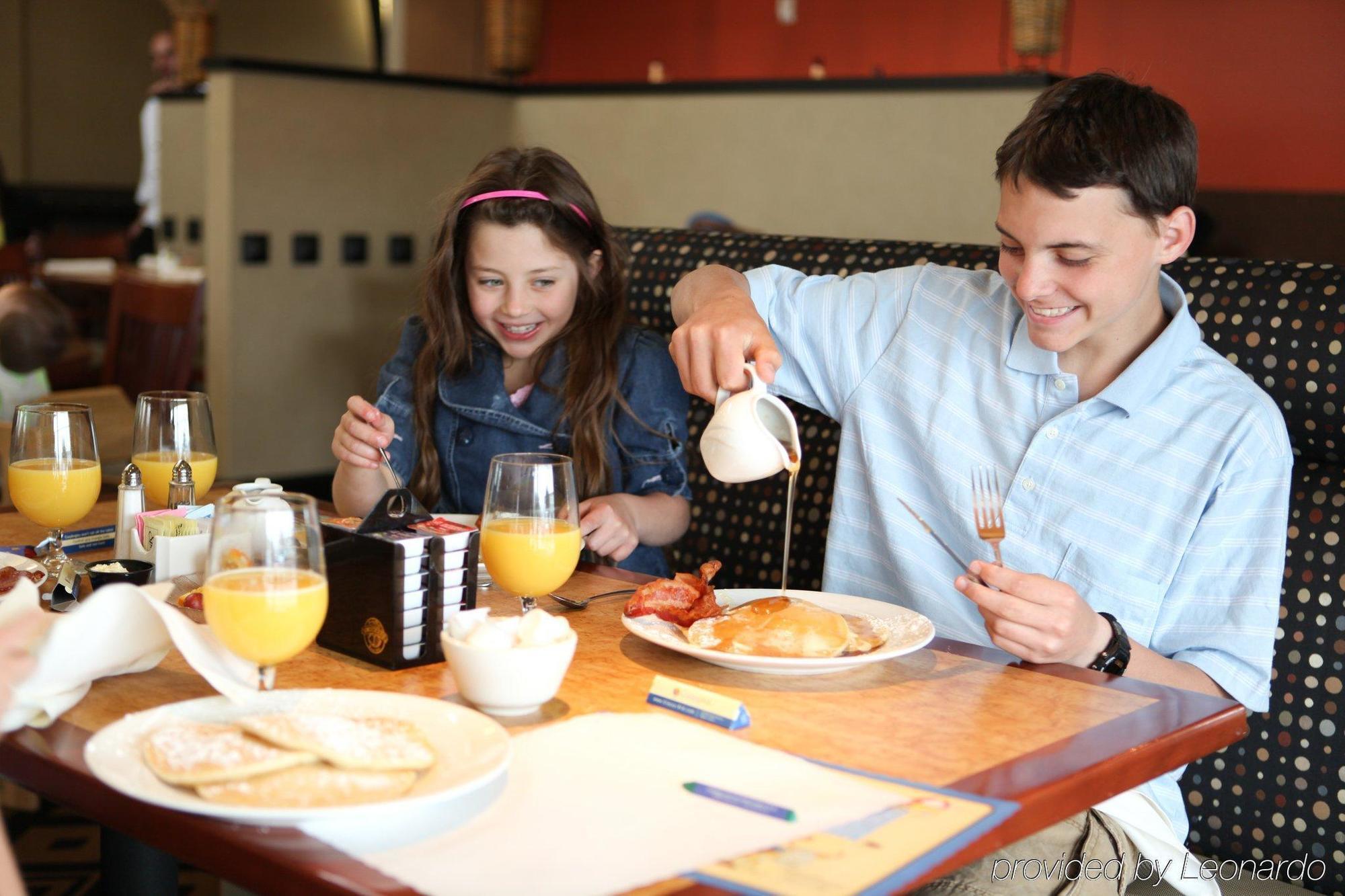 Holiday Inn Grand Rapids-Airport By Ihg Restaurant foto